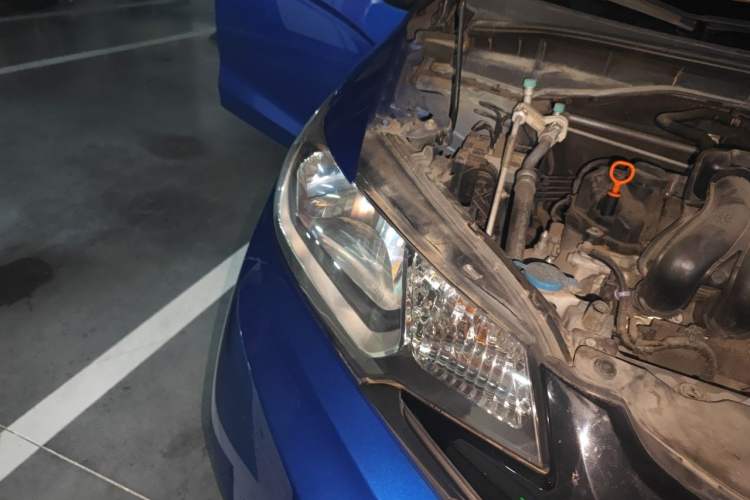 Used Honda Fit 2014 1.5L LX CVT Comfort Model Right Front Headlight
