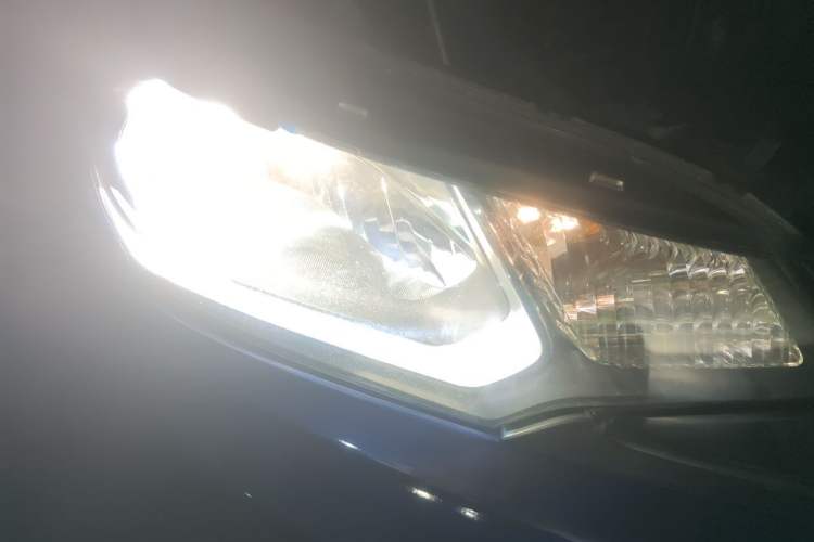 Used Honda Fit 2014 1.5L LX Manual Comfort Model Right Front Headlight