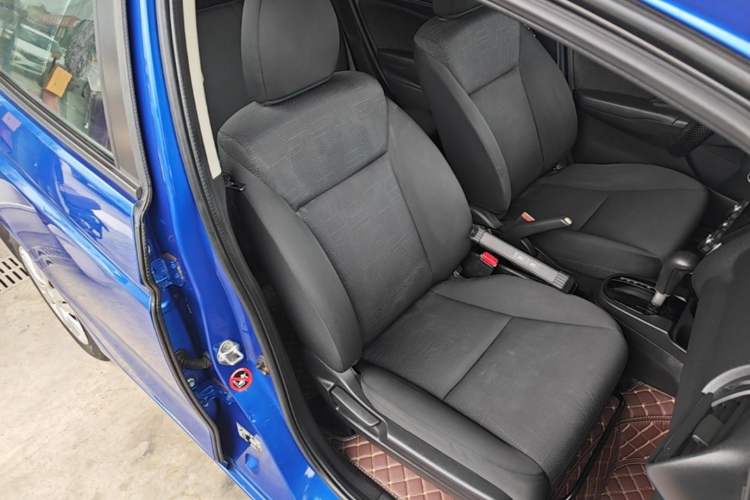 Used Honda Fit 2014 1.5L LX CVT Comfort Model Right Front Seat
