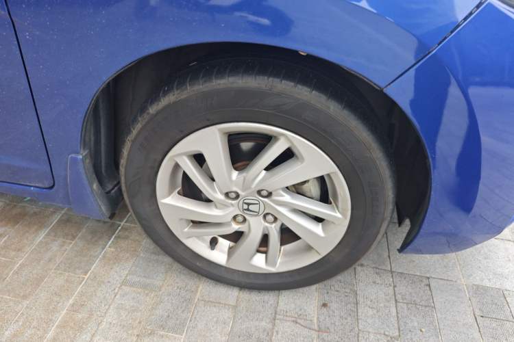 Used Honda Fit 2014 1.5L SE CVT Fashion Model Right Front Wheel Hub