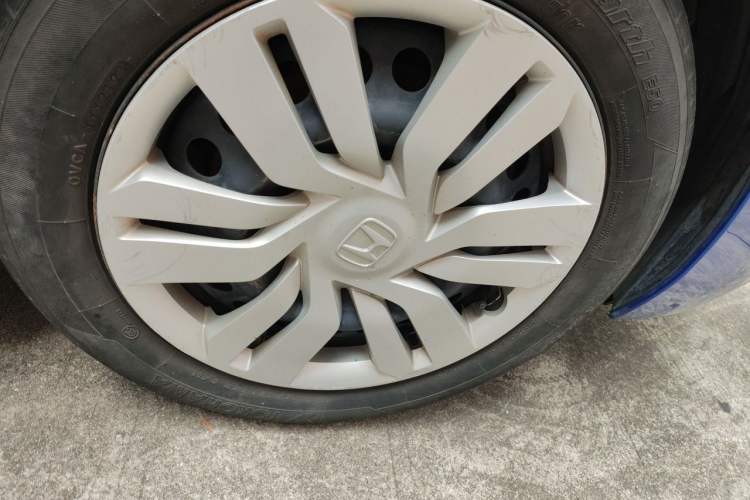 Used Honda Fit 2014 1.5L LX CVT Comfort Model Right Front Wheel Hub