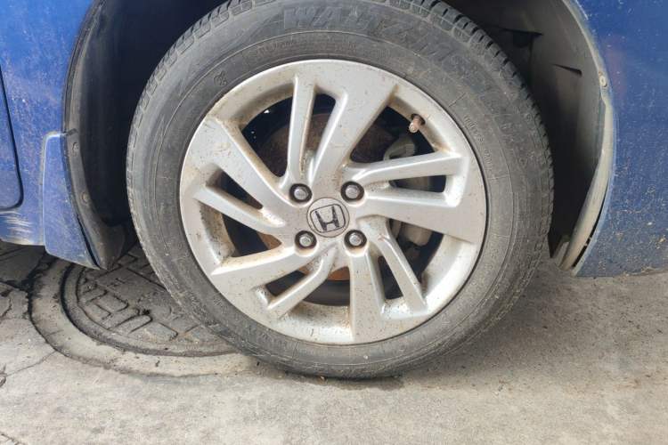Used Honda Fit 2014 1.5L SE CVT Fashion Model Right Front Wheel Hub