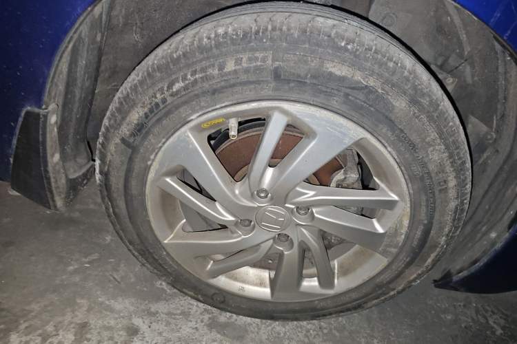 Used Honda Fit 2014 1.5L LX CVT Comfort Model Right Front Wheel Hub
