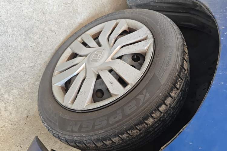 Used Honda Fit 2014 1.5L LX CVT Comfort Model Right Front Wheel Hub