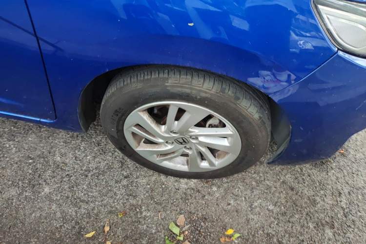 Used Honda Fit 2014 1.5L SE CVT Fashion Model Right Front Wheel Hub
