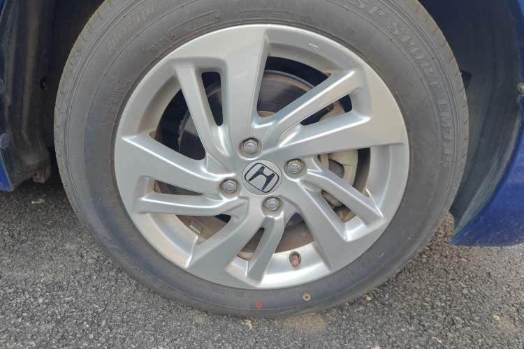 Used Honda Fit 2014 1.5L SE CVT Fashion Model Right Front Wheel Hub