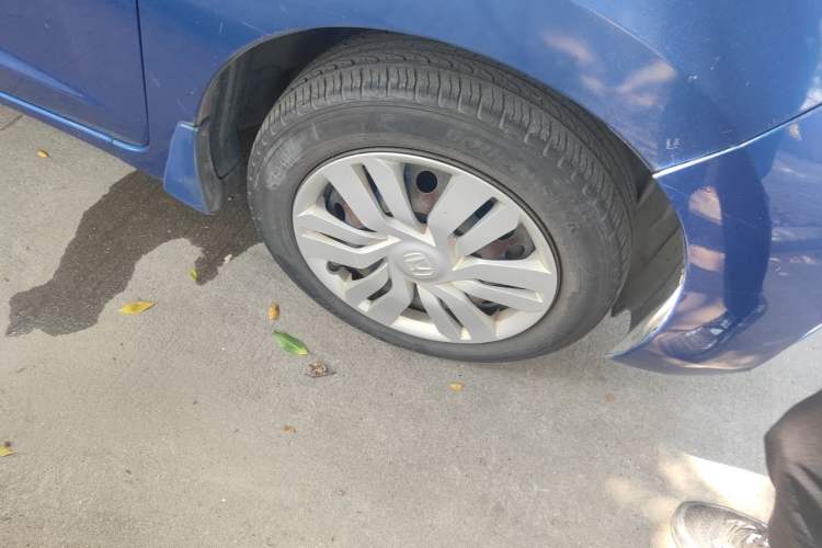 Used Honda Fit 2014 1.5L LX CVT Comfort Model Right Front Wheel Hub