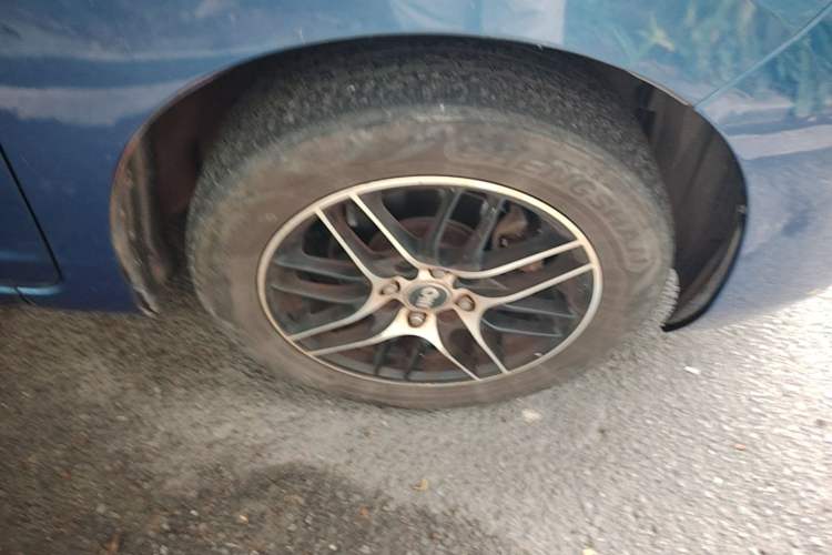 Used Honda Fit 2014 1.5L LX CVT Comfort Model Right Front Wheel Hub