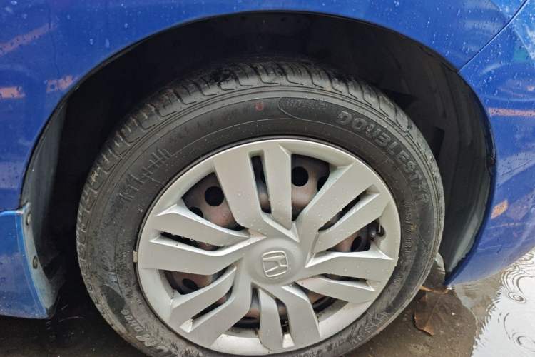Used Honda Fit 2014 1.5L LX CVT Comfort Model Right Front Wheel Hub