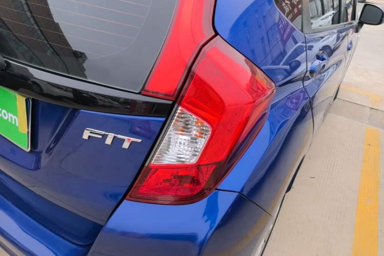Used Honda Fit 2014 1.5L LX CVT Comfort Model Right Rear Taillight