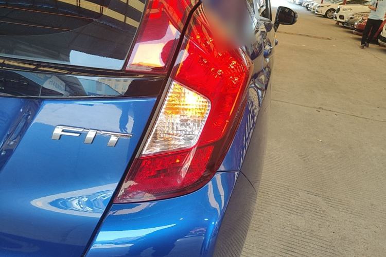 Used Honda Fit 2014 1.5L LX CVT Comfort Model Right Rear Taillight