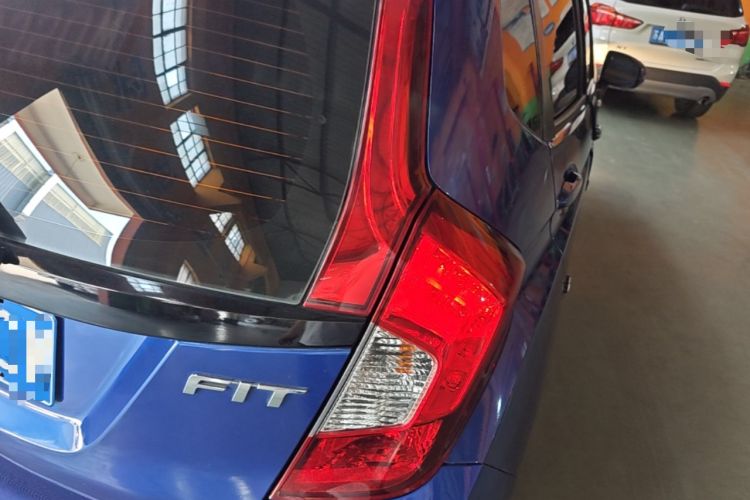 Used Honda Fit 2014 1.5L LX CVT Comfort Model Right Rear Taillight