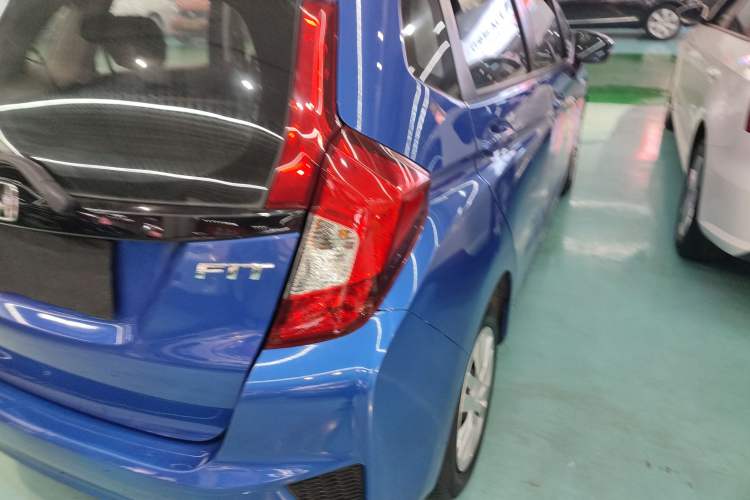 Used Honda Fit 2014 1.5L LX CVT Comfort Model Right Rear Taillight