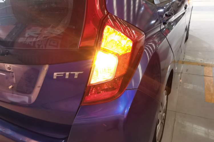 Used Honda Fit 2014 1.5L LX CVT Comfort Model Right Rear Taillight