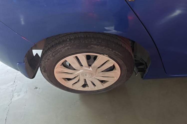 Used Honda Fit 2014 1.5L LX CVT Comfort Model Right Rear Wheel Hub