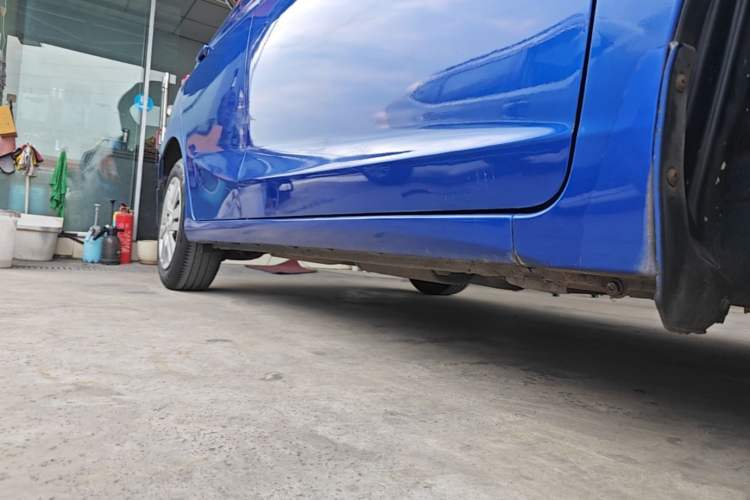 Used Honda Fit 2014 1.5L LX CVT Comfort Model Right Side Sill