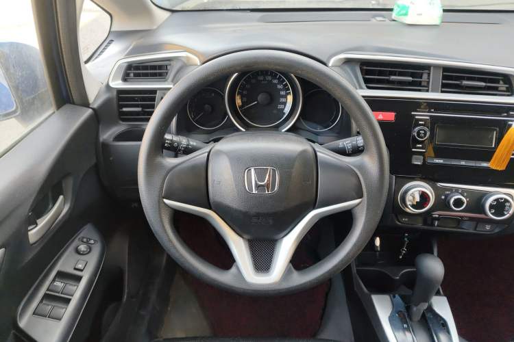 Used Honda Fit 2014 1.5L SE CVT Fashion Model Steering Wheel