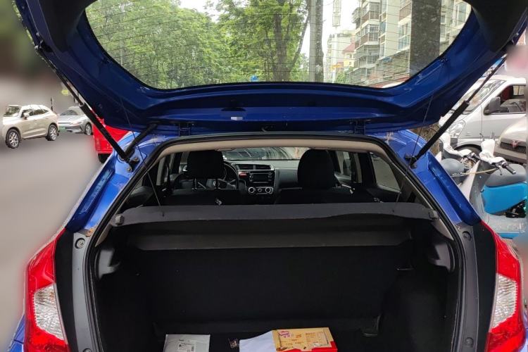 Used Honda Fit 2014 1.5L SE CVT Fashion Model Trunk