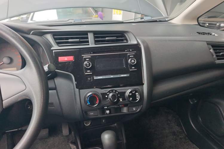Used Honda Fit 2014 1.5L LX CVT Comfort Model Audio And AC Panel