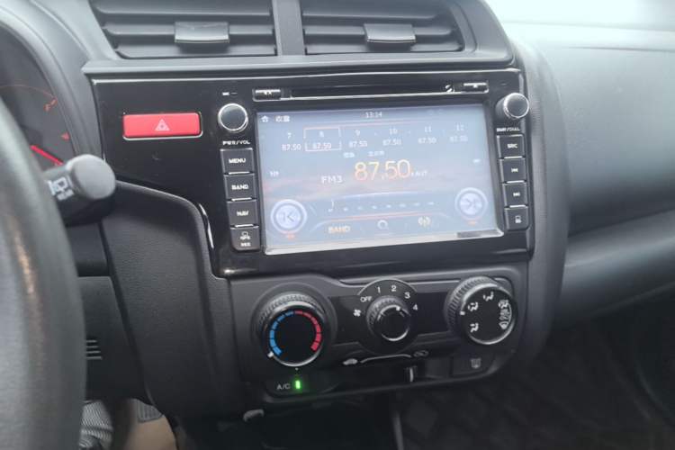 Used Honda Fit 2014 1.5L LX CVT Comfort Model Audio And AC Panel