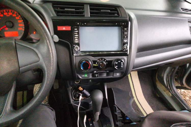 Used Honda Fit 2014 1.5L LX CVT Comfort Model Audio And AC Panel