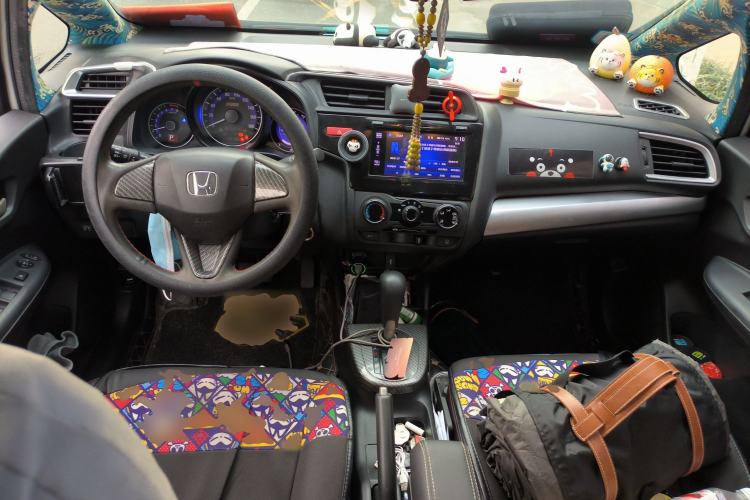 Used Honda Fit 2014 1.5L LX CVT Comfort Model Center Console