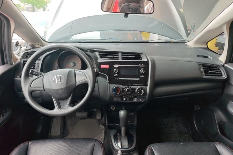 Used Honda Fit 2014 1.5L LX CVT Comfort Model Center Console