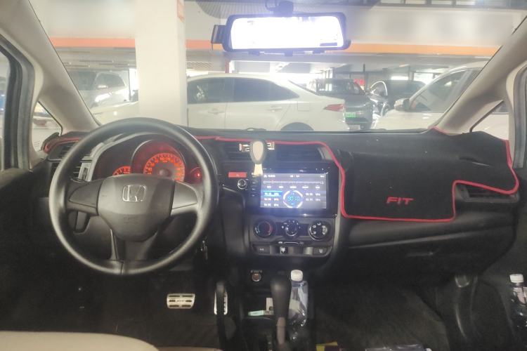 Used Honda Fit 2014 1.5L LX CVT Comfort Model Center Console