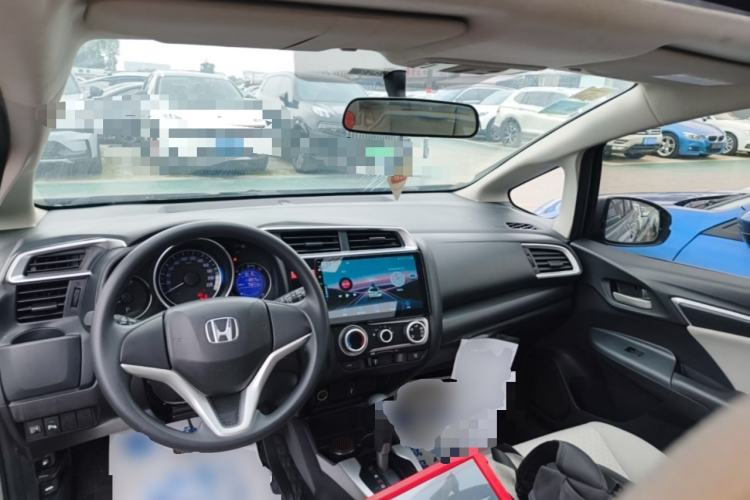Used Honda Fit 2014 1.5L EX CVT Elite Model Center Console
