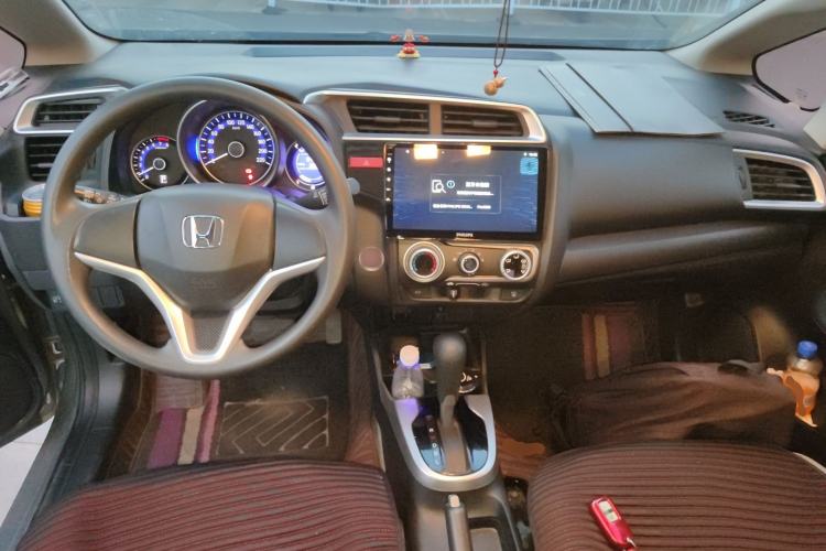 Used Honda Fit 2014 1.5L EX CVT Elite Model Center Console