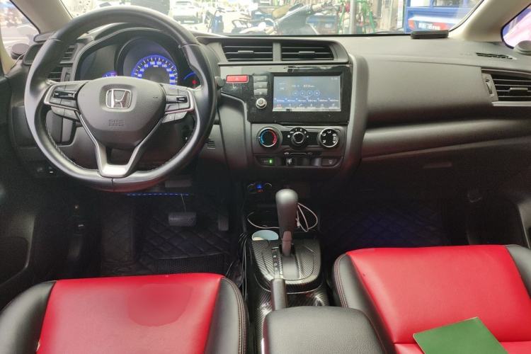 Used Honda Fit 2014 1.5L LX CVT Comfort Model Center Console