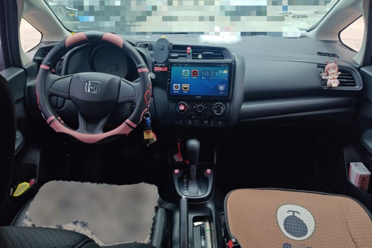 Used Honda Fit 2014 1.5L LX CVT Comfort Model Center Console