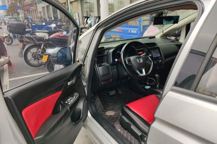 Used Honda Fit 2014 1.5L LX CVT Comfort Model Driver Seat