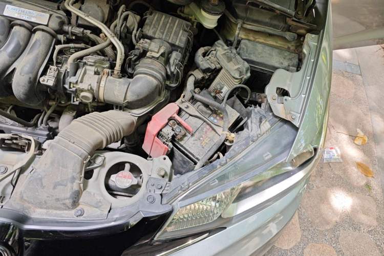 Used Honda Fit 2014 1.5L EX CVT Elite Model Engine Bay Left