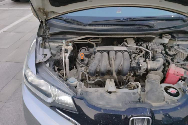 Used Honda Fit 2014 1.5L EX CVT Elite Model Engine Bay Right