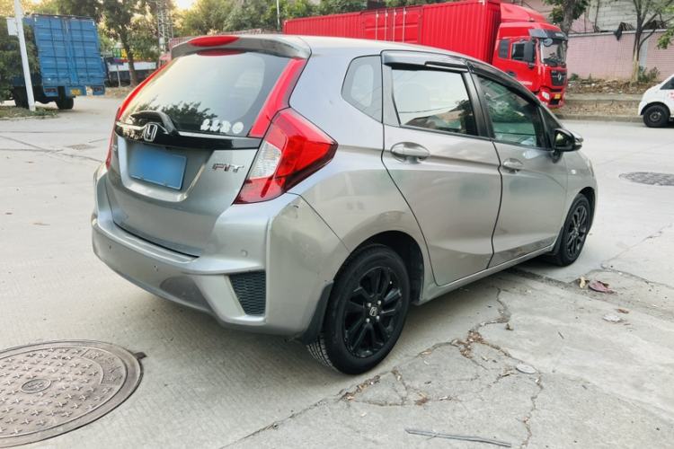 Used Honda Fit 2014 1.5L LX CVT Comfort Model Exterior 2