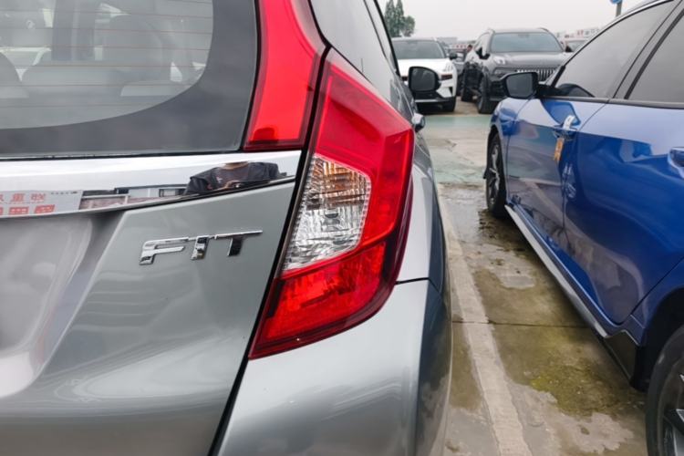 Used Honda Fit 2014 1.5L EX CVT Elite Model Exterior 3