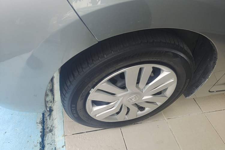 Used Honda Fit 2014 1.5L LX CVT Comfort Model Exterior 4