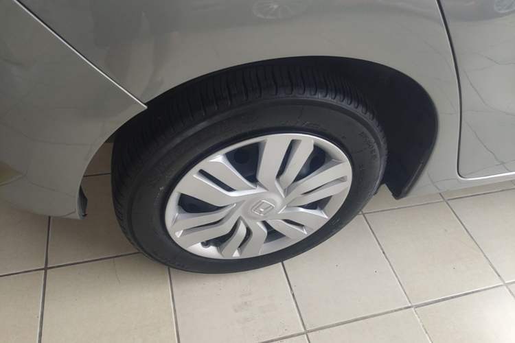 Used Honda Fit 2014 1.5L LX CVT Comfort Model Exterior 5