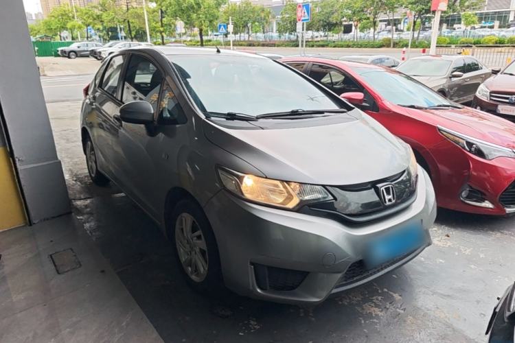 Used Honda Fit 2014 1.5L LX CVT Comfort Model Front Right 45 Deg