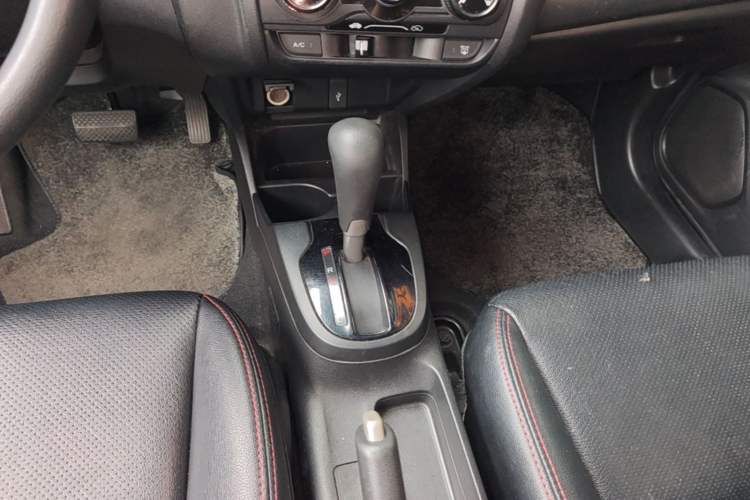 Used Honda Fit 2014 1.5L LX CVT Comfort Model Gear Lever