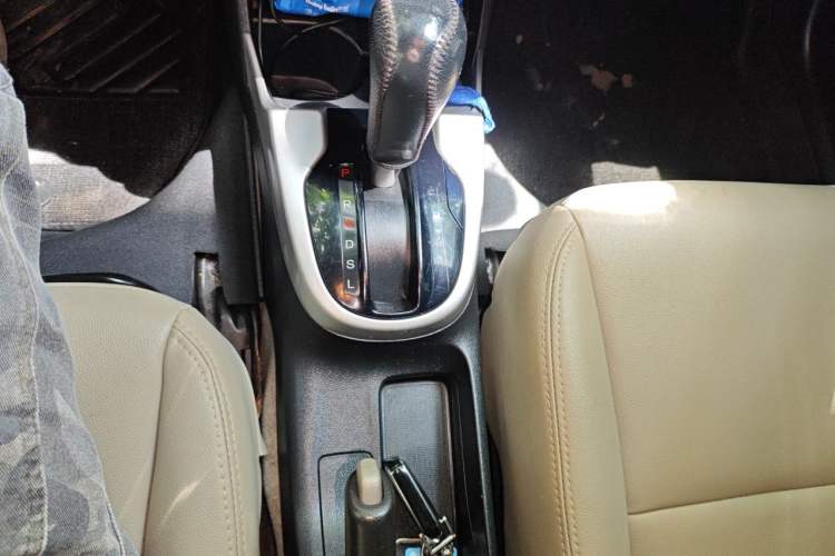Used Honda Fit 2014 1.5L EX CVT Elite Model Gear Lever