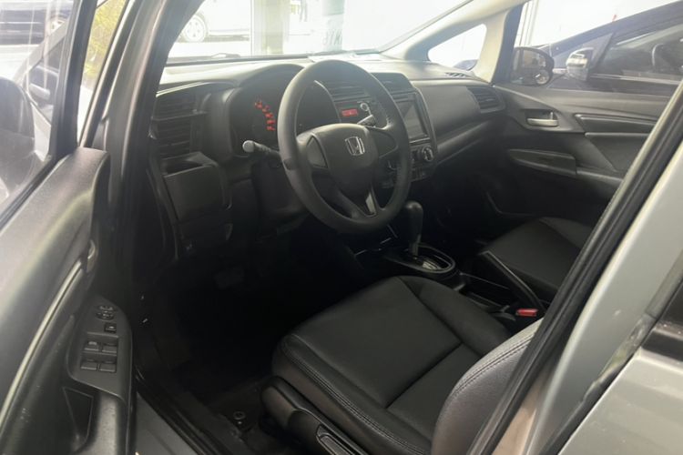 Used Honda Fit 2014 1.5L LX CVT Comfort Model Interior 1