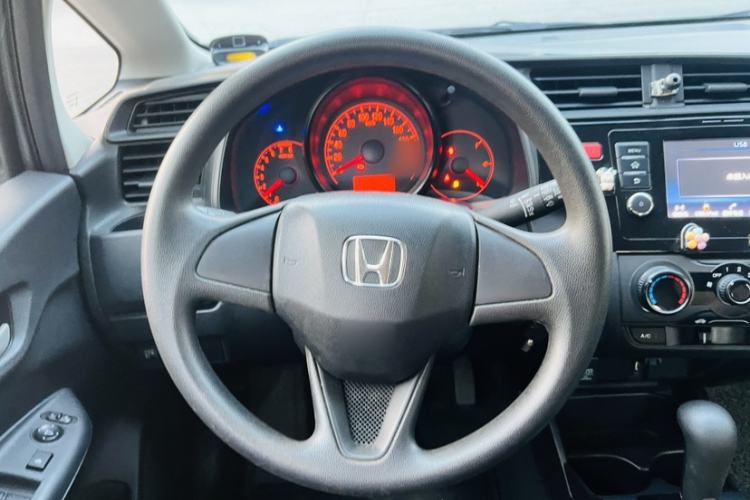 Used Honda Fit 2014 1.5L LX CVT Comfort Model Interior 2