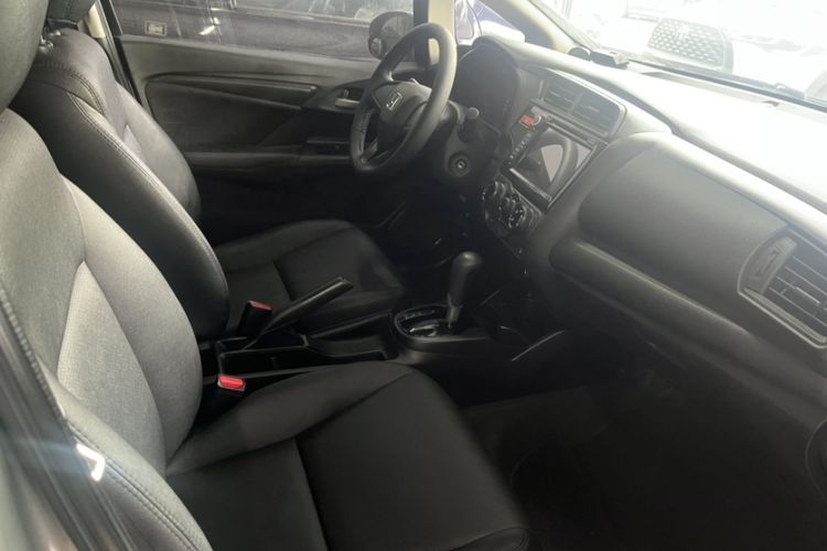 Used Honda Fit 2014 1.5L LX CVT Comfort Model Interior 2