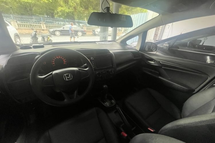 Used Honda Fit 2014 1.5L LX CVT Comfort Model Interior 3