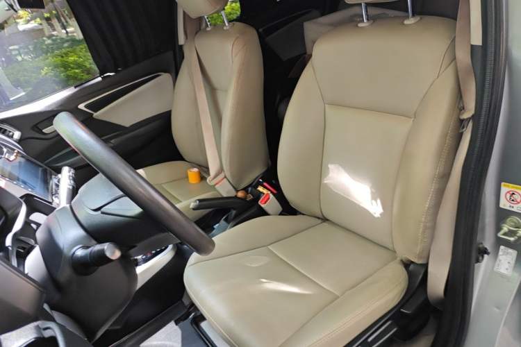 Used Honda Fit 2014 1.5L EX CVT Elite Model Left Front Seat