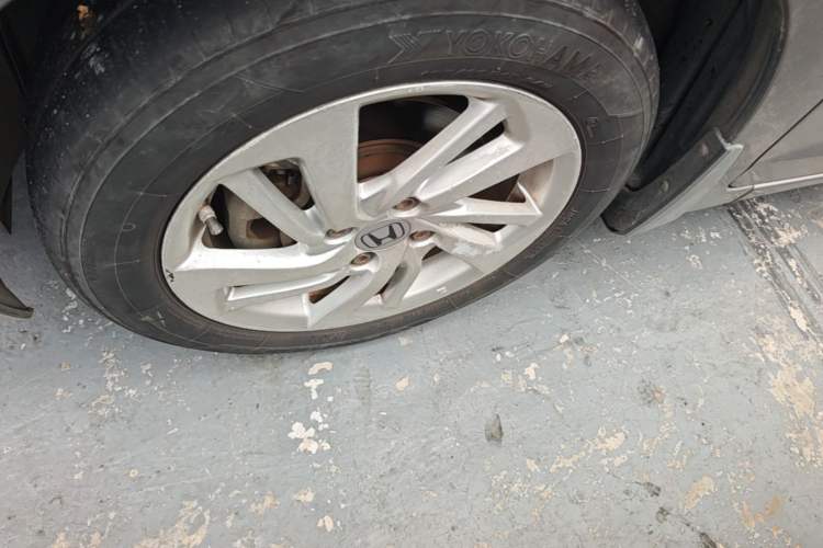 Used Honda Fit 2014 1.5L LX CVT Comfort Model Left Front Wheel Hub