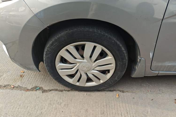 Used Honda Fit 2014 1.5L LX CVT Comfort Model Left Front Wheel Hub