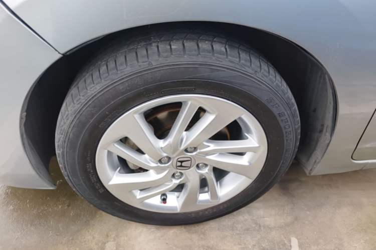 Used Honda Fit 2014 1.5L EX CVT Elite Model Left Front Wheel Hub